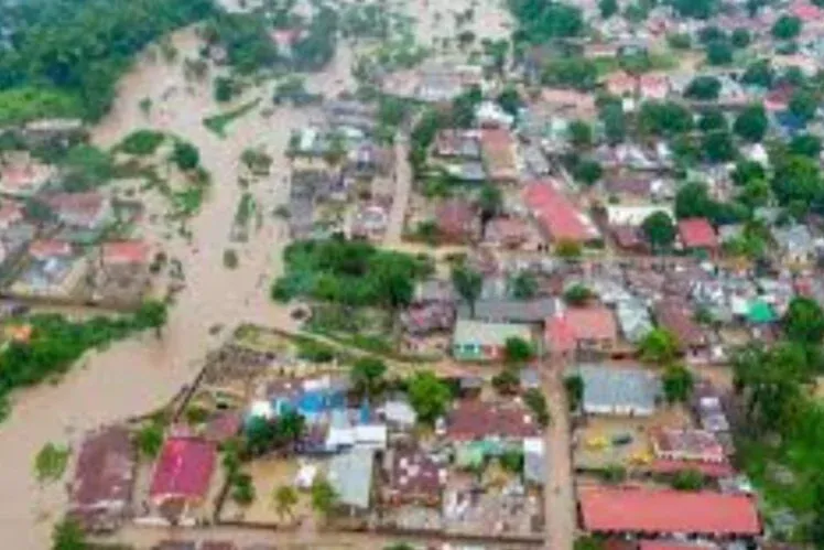 مساعدة ضحايا الفيضانات في غامبيا